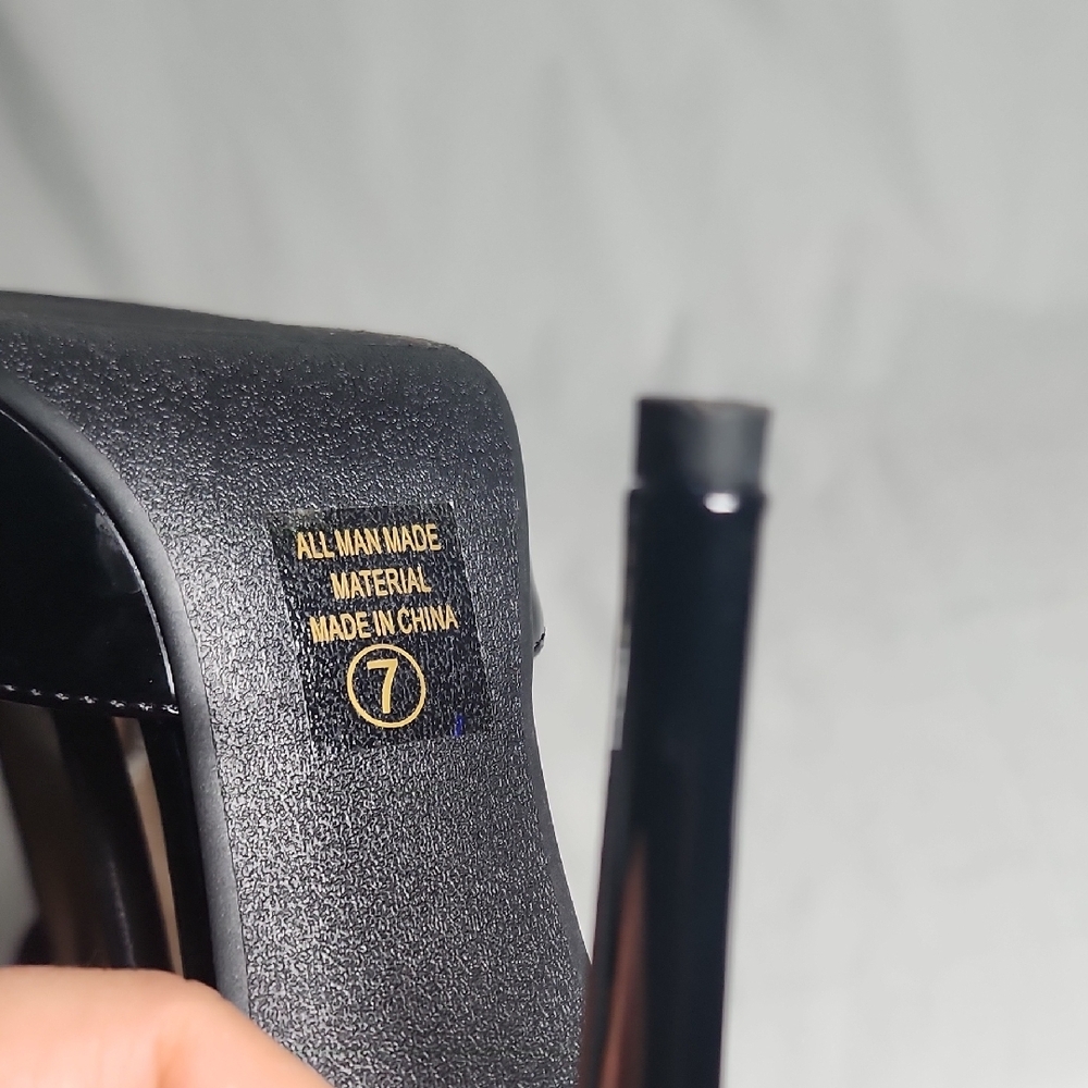 Source Unknown Black Heels with Silver Chain - image 6